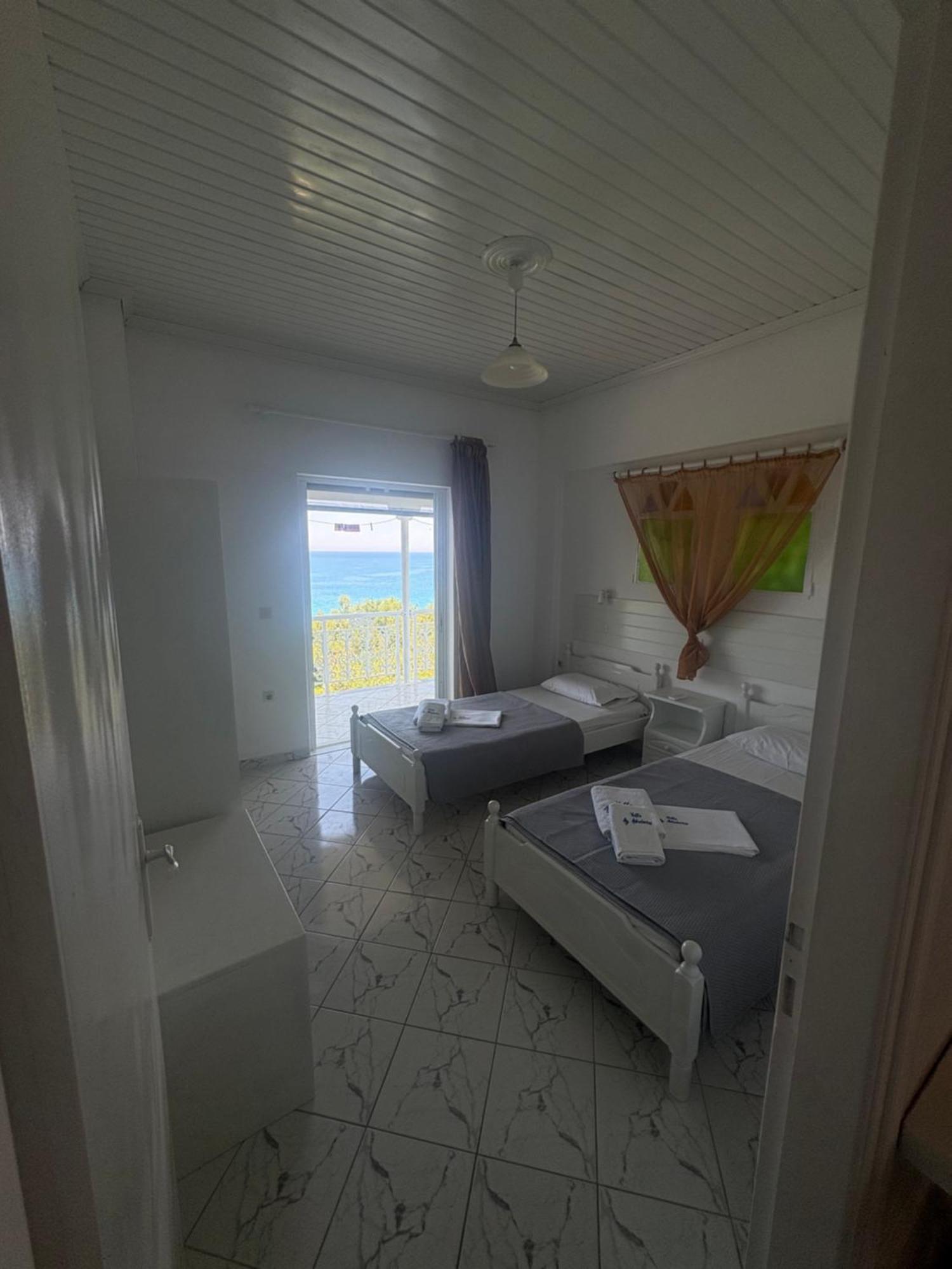 Villa Agia Aikaterini Amoudi Esterno foto